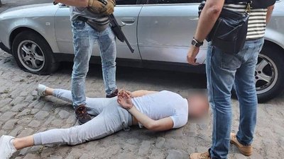 На Одещині викрили групу осіб, яких підозрюють у викраданні людей На Одещині викрили групу осіб, яких підозрюють у викраданні людей
