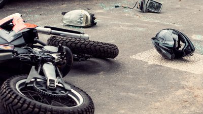 ДТП на Чернігівщині: мотоцикліст їхав без ввімкнених фар та протаранив "Камаз"