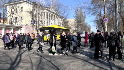 У Херсоні працівники торгівлі мітингували проти заборони працювати непродовольчим ринкам