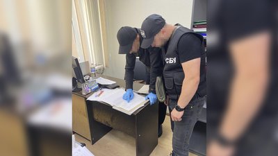 На Чернігівщині викрили медичних працівників, які за гроші оформлювали групи інвалідності чоловікам призовного віку На Чернігівщині викрили медичних працівників, які за гроші оформлювали групи інвалідності чоловікам призовного віку