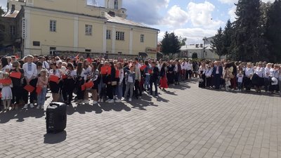 У центрі Луцька під час громадської акції виклали фігуру серця У центрі Луцька під час громадської акції виклали фігуру серця