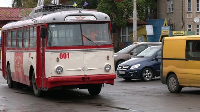 У Рівному найстаріший в країні тролейбус став привабою для туристів. Екскурсію замовили німці У Рівному найстаріший в країні тролейбус став привабою для туристів. Екскурсію замовили німці
