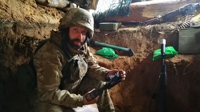 "Тут моя Батьківщина. Треба не пустити ворога сюди": двоє бійців Нацгвардії розповіли про службу, поранення та рідних "Тут моя Батьківщина. Треба не пустити ворога сюди": двоє бійців Нацгвардії розповіли про службу, поранення та рідних