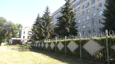 До військового шпиталю у Харкові доправили чотирьох поранених бійців із зони ООС
