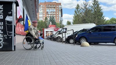Волонтер Дядя Гриша з Херсона Волонтер Дядя Гриша з Херсона
