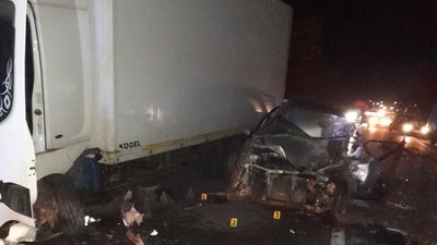На Львівщині зіткнулися авто та вантажівка: загинув чоловік