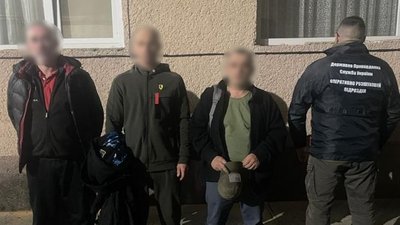 На Закарпатті затримали трьох чоловіків під час спроби перетину кордону