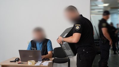 Працювали у Дніпрі та Кривому Розі: кіберполіція припинила діяльність шахрайських кол-центрів у трьох областях України