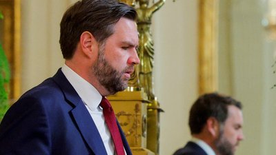 З продажу знято книгу віцепрезидента США Джей Ді Венса
