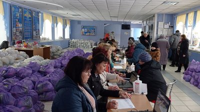 У Сумах планують видати понад 4 тис. наборів гуманітарної допомоги для ВПО