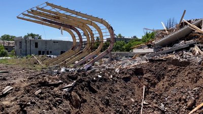 Снаряди, ракети, бомби. У червні війська РФ обстрілювали Миколаївщину руйнуючи будинки та вбиваючи людей Снаряди, ракети, бомби. У червні війська РФ обстрілювали Миколаївщину руйнуючи будинки та вбиваючи людей