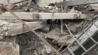 Прокуратура показала наслідки ракетного удару по підприємству у Харкові Прокуратура показала наслідки ракетного удару по підприємству у Харкові