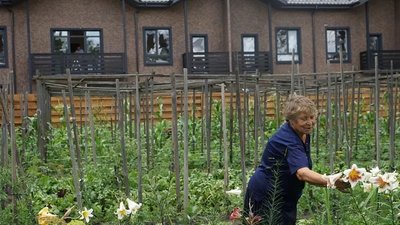 "Ірпінь. Хроніки відновлення": активісти та дизайнери висаджують рослини та збирають свідчення про окупацію міста "Ірпінь. Хроніки відновлення": активісти та дизайнери висаджують рослини та збирають свідчення про окупацію міста