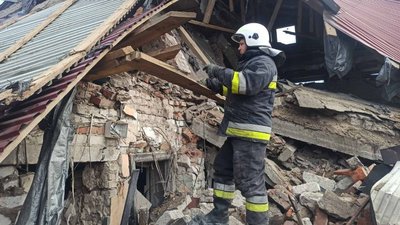 Протягом доби рятувальники Харківщини виїжджали на гасіння пожеж 16 разів Протягом доби рятувальники Харківщини виїжджали на гасіння пожеж 16 разів