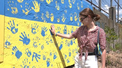 У Черкасах волонтери створили стінопис У Черкасах волонтери створили стінопис