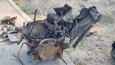 Сапери вилучили залишки ракети з-під завалів гуртожитку у Салтівському районі Харкова Сапери вилучили залишки ракети з-під завалів гуртожитку у Салтівському районі Харкова