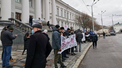 Влаштували автопробіг та ходу: у Полтаві протестували проти високих тарифів на комунальні послуги Влаштували автопробіг та ходу: у Полтаві протестували проти високих тарифів на комунальні послуги