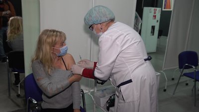 "Щеплення робимо всім": в Одесі відкрили три центри масової вакцинації