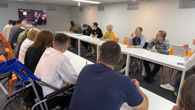 Написання Радіодиктанту-2025 у центрі "Superhumans"