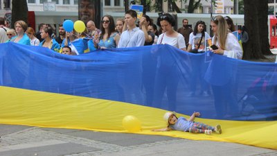 "Щоб про Україну не забували". Харків'яни приєдналися до демонстрації у Німеччині