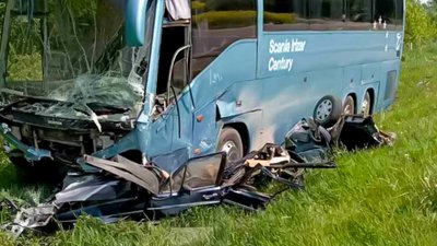 Рейсовий автобус після ДТП біля Горинки Рейсовий автобус після ДТП біля Горинки