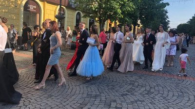 В Мукачеві провели Парад випускників