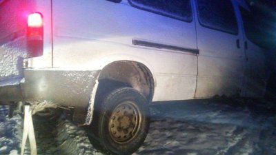 На Сумщині через негоду мікроавтобус знесло у кювет - ДСНС На Сумщині через негоду мікроавтобус знесло у кювет - ДСНС