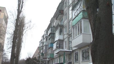 Хмельницьку багатоповерхівку затоплює фекаліями