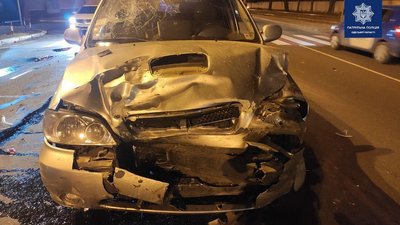 В Одесі зіткнулися три автівки, чотири людини травмувалися В Одесі зіткнулися три автівки, чотири людини травмувалися