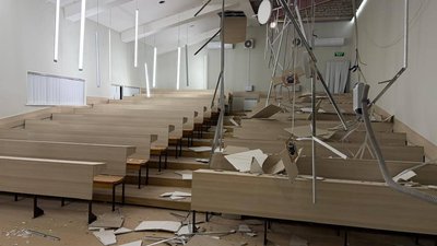 У Харківському медуніверситету показали наслідки влучання дрона 4 квітня (фото)