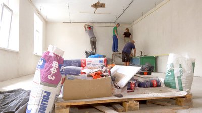 "Не просто будуємо, а й розвиваємо молодь": як на Вінниччині волонтери ремонтують інклюзивно-ресурсний центр "Не просто будуємо, а й розвиваємо молодь": як на Вінниччині волонтери ремонтують інклюзивно-ресурсний центр