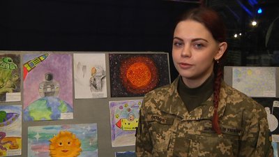 У Житомирі в музеї космонавтики відкрили виставку малюнків "Палітра космосу" У Житомирі в музеї космонавтики відкрили виставку малюнків "Палітра космосу"