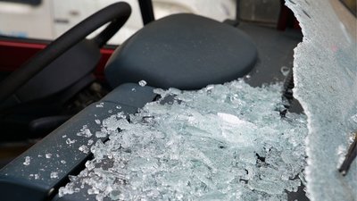 Потрощене скло в авто