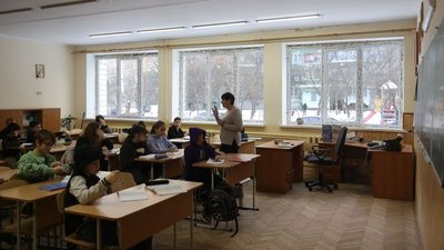Був пошкоджений внаслідок ракетної атаки. У Львові повернулися до навчання учні ліцею "Оріяна"