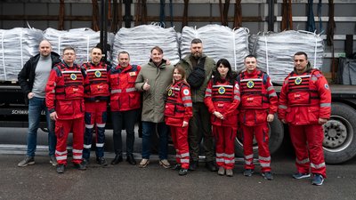 Зручні і легкі. Медики Дніпропетровщини отримали понад 600 бронежилетів Зручні і легкі. Медики Дніпропетровщини отримали понад 600 бронежилетів