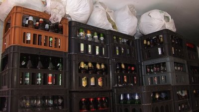 Скляні пляшки - вторсировина Скляні пляшки - вторсировина