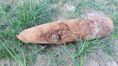 На Волині аграрії знайшли на полях арсенал застарілих снарядів