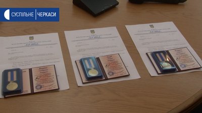 Черкаських лікарів за боротьбу із пандемією нагородили “Знаком народної пошани” Черкаських лікарів за боротьбу із пандемією нагородили “Знаком народної пошани”