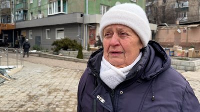 "Сьогодні був невимовний жах". Жителі Краматорська розказали про удар півтонною бомбою по середмістю "Сьогодні був невимовний жах". Жителі Краматорська розказали про удар півтонною бомбою по середмістю
