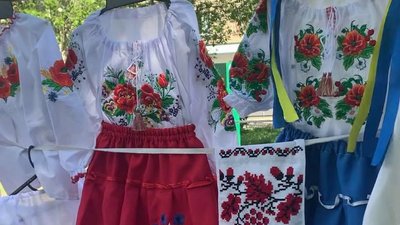 "Це - частина душі українця". Майстриня з Херсона розповіла, як обрати вишиванку "Це - частина душі українця". Майстриня з Херсона розповіла, як обрати вишиванку