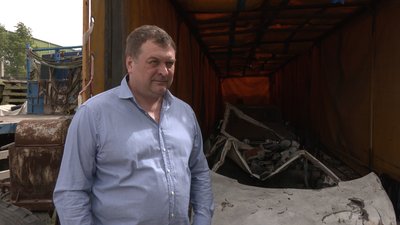 "Ми чекаємо перемоги": понівечена після ракетного удару РФ по Дніпру автівка стане експонатом в музеї