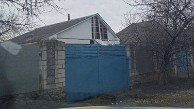Житловий будинок в Олександрійському районі після атаки дронів Житловий будинок в Олександрійському районі після атаки дронів