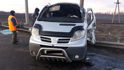 На Миколаївщині водій мікроавтобуса не впорався з керуванням