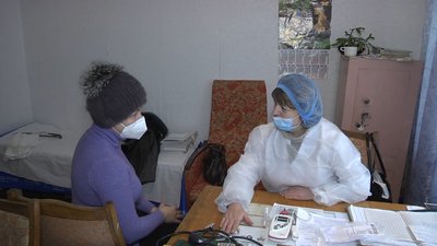 Фельдшер та три медсестри, які працюють в нехаївській амбулаторії – обслуговують зараз близько тисячі жителів Нехаївки та найближчих чотирьох сіл.
