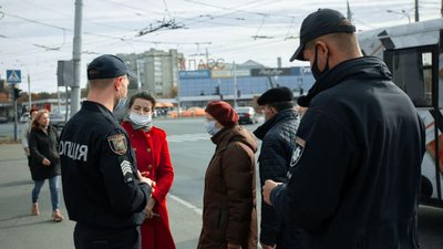 Масковий режим та скорочення інтервалів: у Харківській міськраді заявили про посилення карантину