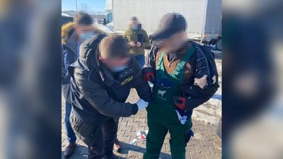 На Прикарпатті затримали керівника відділу Держекоінспекції на хабарі