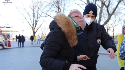 В Одесі влаштували акцію "Різдво з патрульними" В Одесі влаштували акцію "Різдво з патрульними"