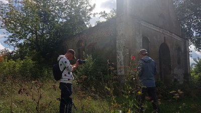 Тернопільські блогери мандрують закинутими костелами і замками області Тернопільські блогери мандрують закинутими костелами і замками області