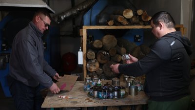 Волонтерять усім селом. У Великому Кучурові Чернівецької області впродовж року війни допомагають військовим
