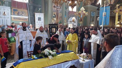 Похорон військового Михайла Добоша на Закарпатті Похорон військового Михайла Добоша на Закарпатті